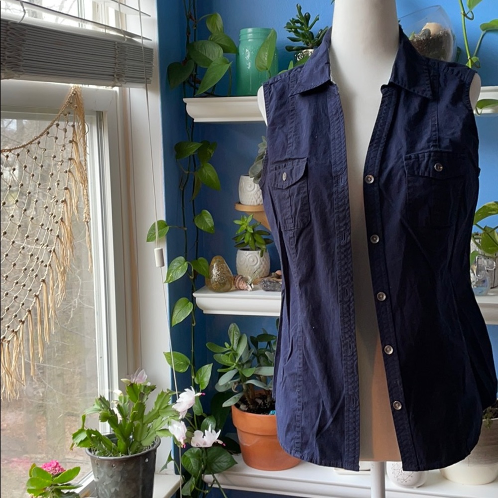 🌺Sonoma sleeveless button down 🌺